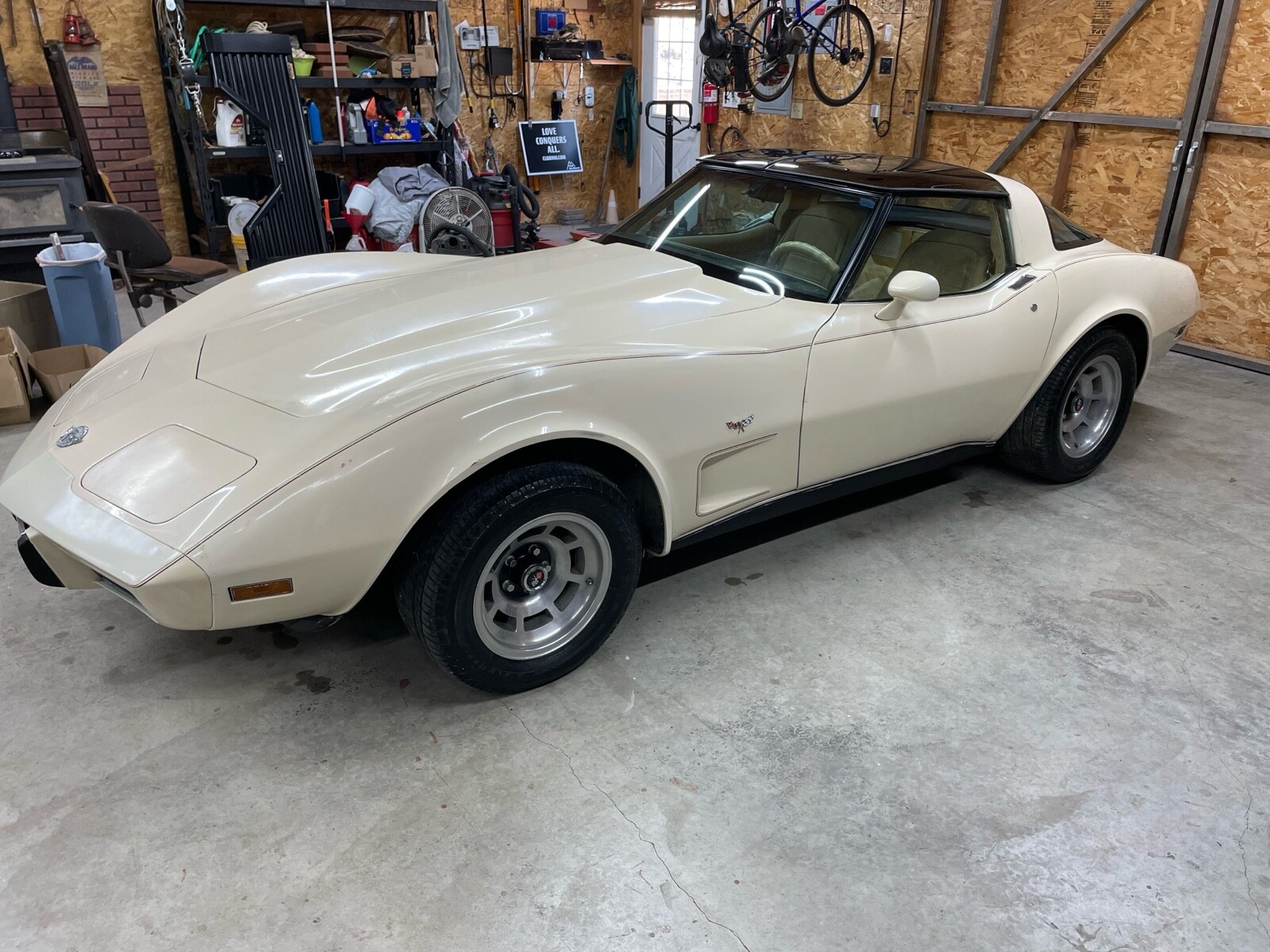 Chevrolet-Corvette-1978-Coupe-2