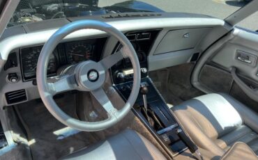 Chevrolet-Corvette-1978-Coupe-24