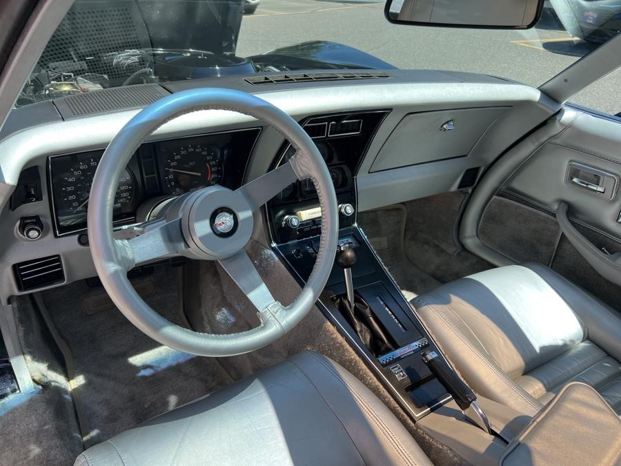 Chevrolet-Corvette-1978-Coupe-24