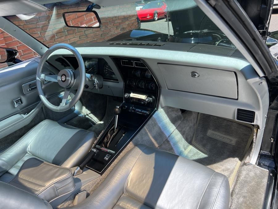 Chevrolet-Corvette-1978-Coupe-30
