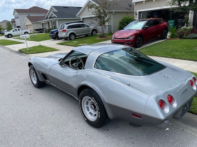 Chevrolet-Corvette-1978-Coupe-4