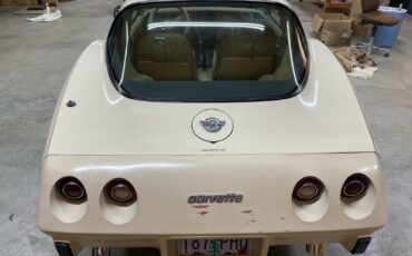 Chevrolet-Corvette-1978-Coupe-4