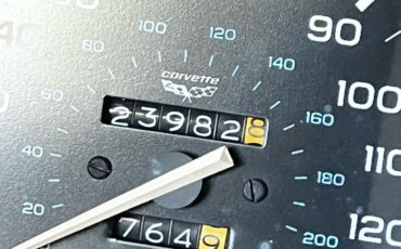 Chevrolet-Corvette-1979-11