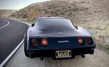Chevrolet-Corvette-1979-2