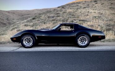 Chevrolet-Corvette-1979