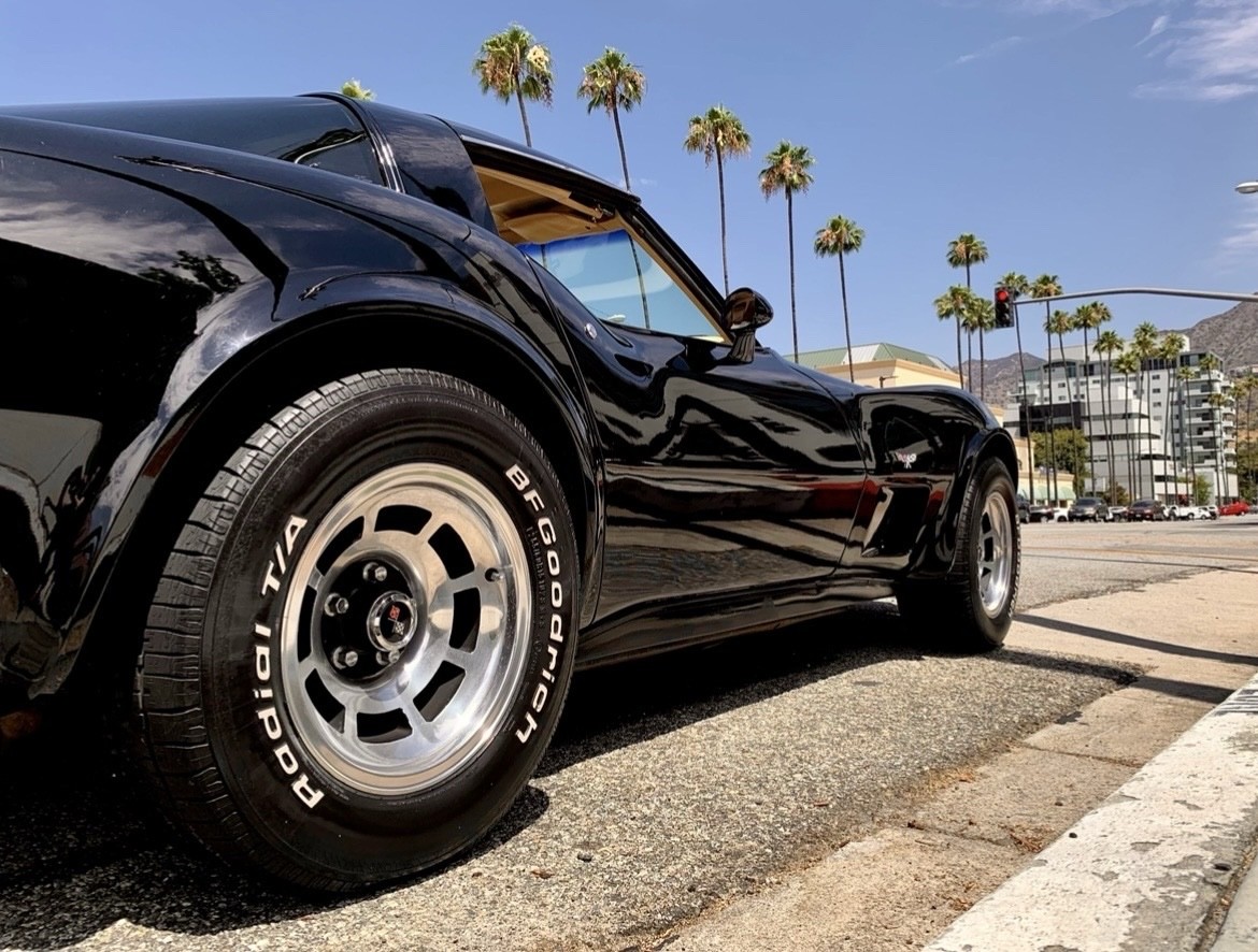 Chevrolet-Corvette-1979-4