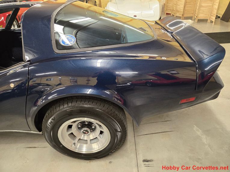 Chevrolet-Corvette-1979-Blue-Blue-35