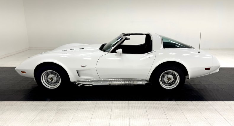 Chevrolet-Corvette-1979-Classic-White-Black-1