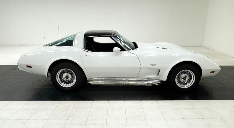 Chevrolet-Corvette-1979-Classic-White-Black-13