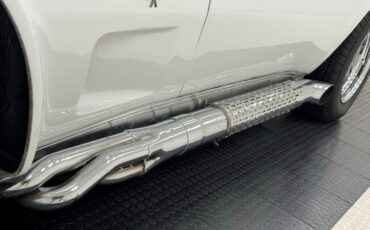 Chevrolet-Corvette-1979-Classic-White-Black-17