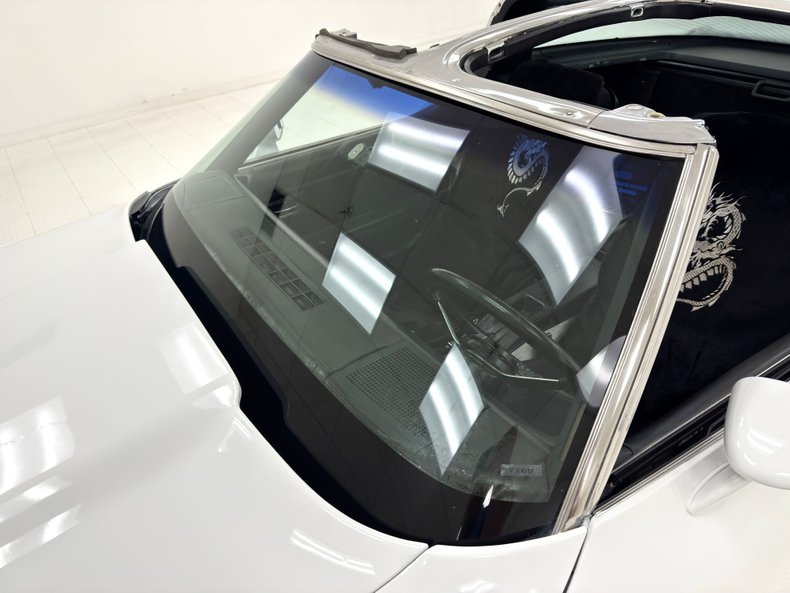 Chevrolet-Corvette-1979-Classic-White-Black-18