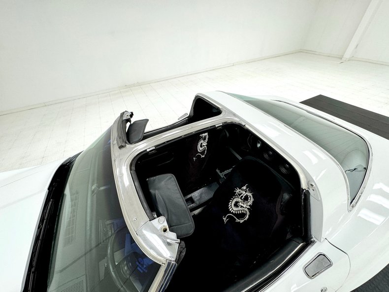 Chevrolet-Corvette-1979-Classic-White-Black-19