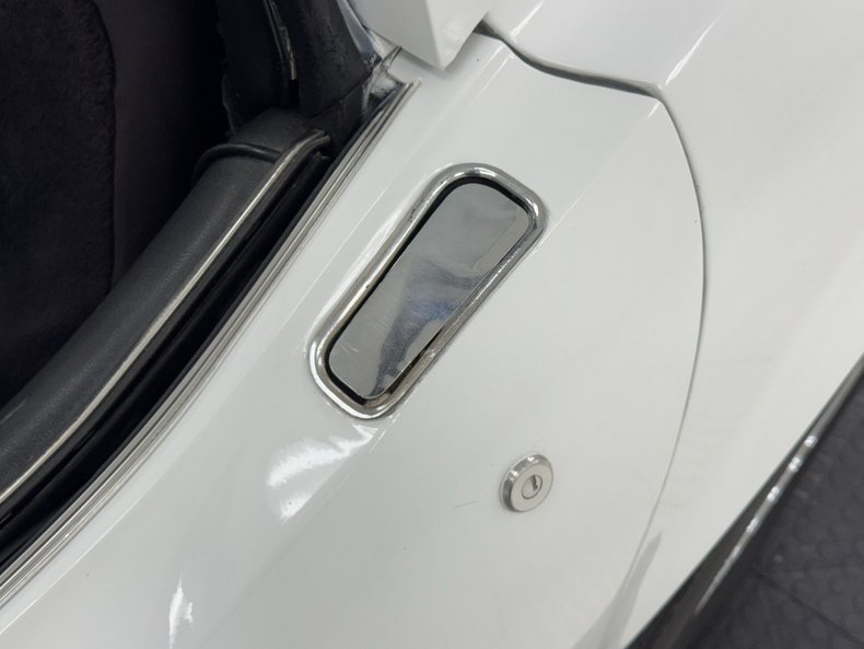 Chevrolet-Corvette-1979-Classic-White-Black-20