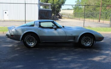 Chevrolet-Corvette-1979-Coupe-11