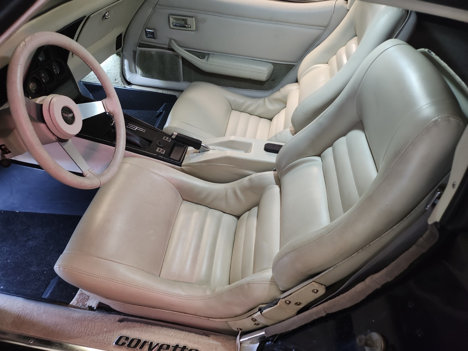 Chevrolet-Corvette-1979-Coupe-14