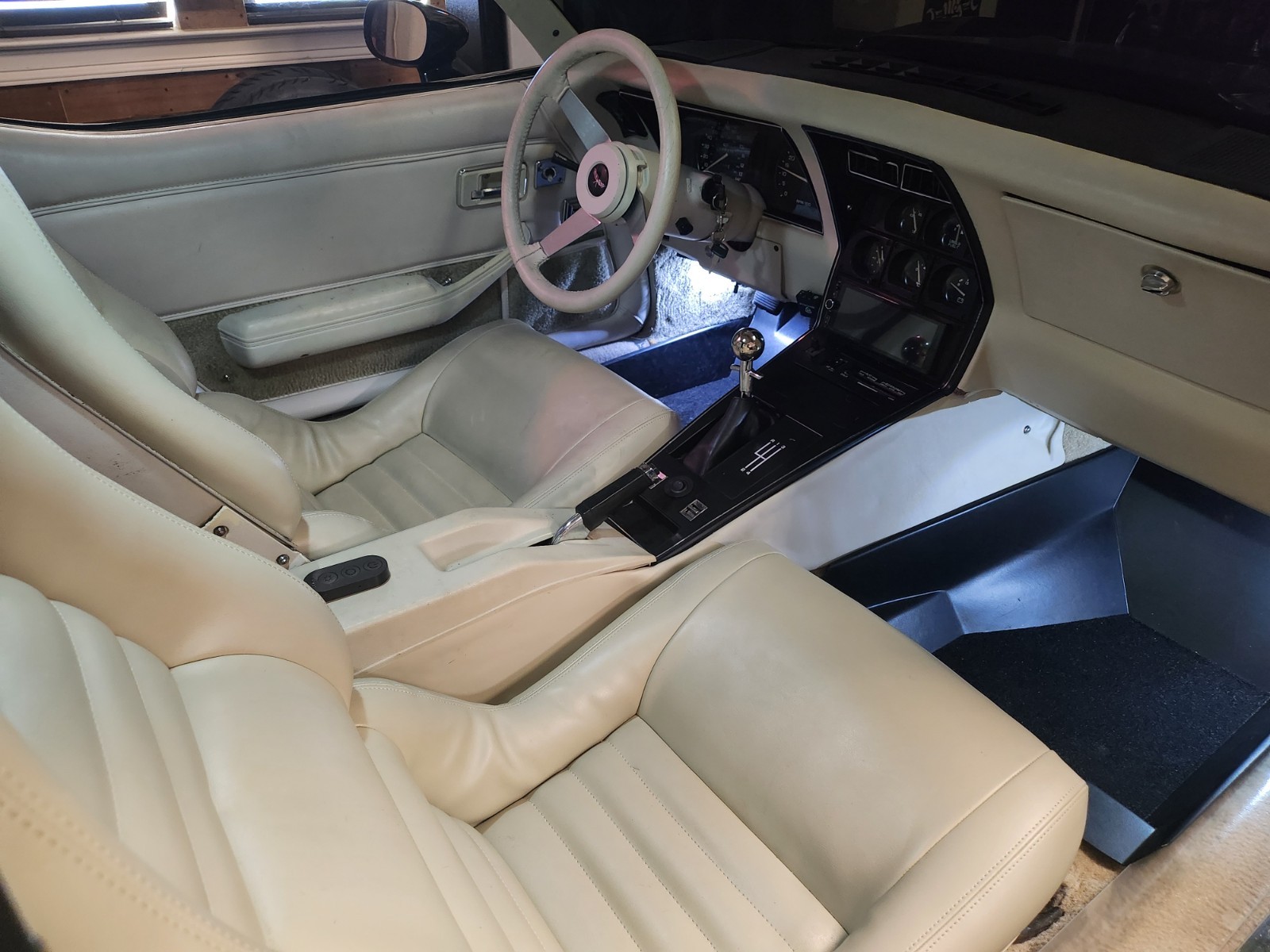 Chevrolet-Corvette-1979-Coupe-15