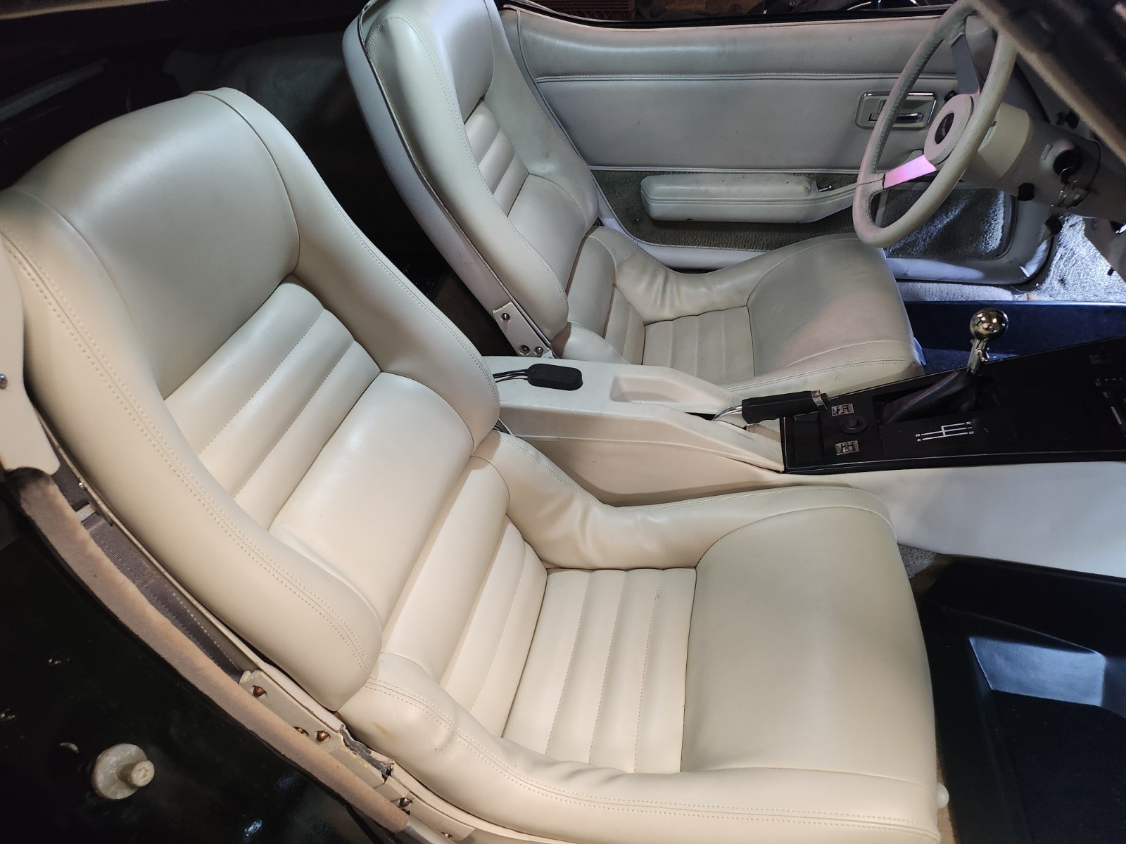 Chevrolet-Corvette-1979-Coupe-16