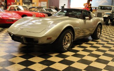 Chevrolet-Corvette-1979-Coupe-2