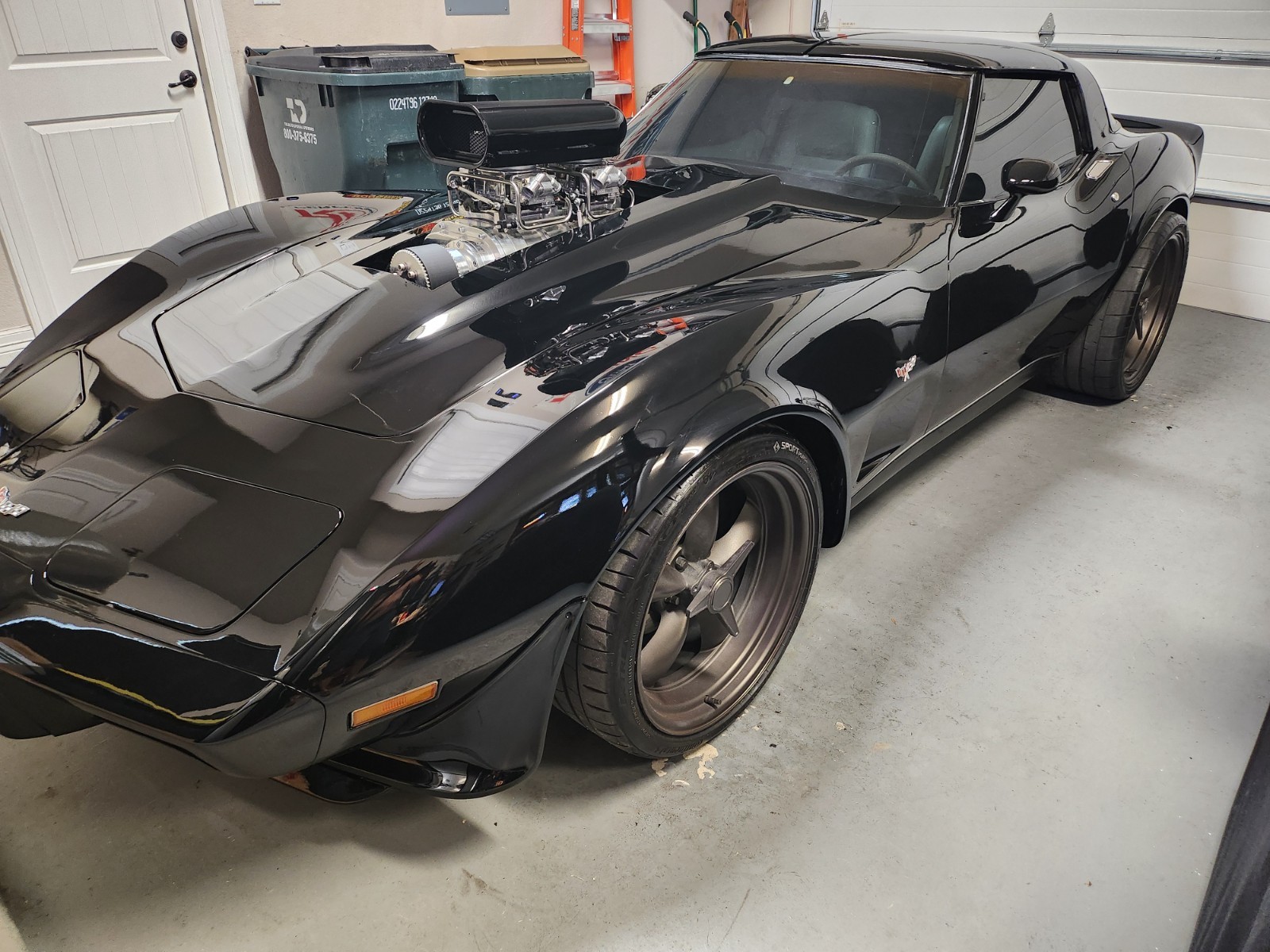 Chevrolet-Corvette-1979-Coupe-9