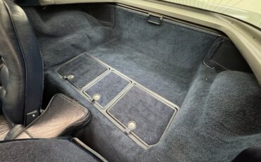 Chevrolet-Corvette-1979-Silver-Metallic-Blue-1