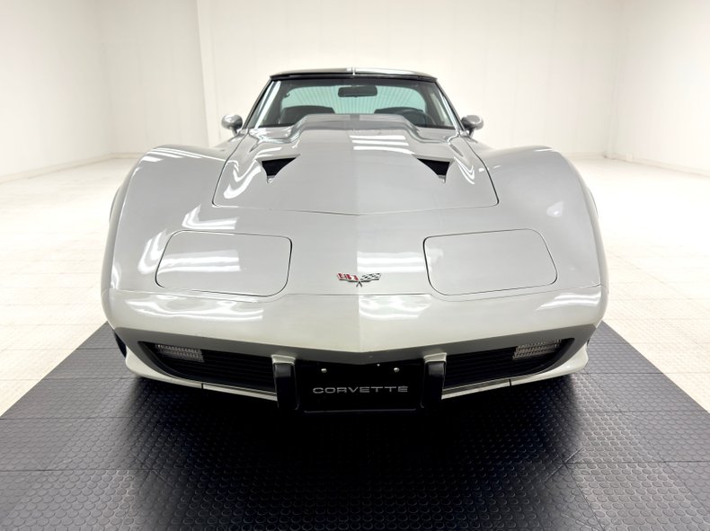 Chevrolet-Corvette-1979-Silver-Metallic-Blue-12