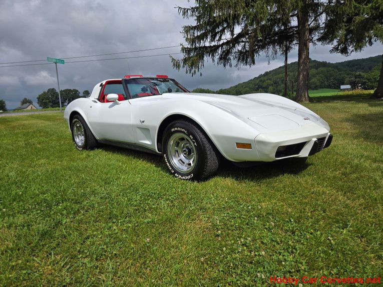Chevrolet-Corvette-1979-White-Red-10