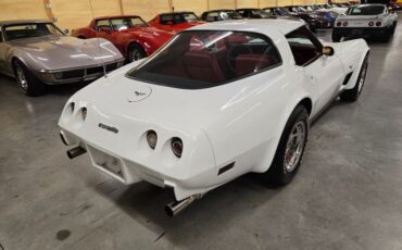 Chevrolet-Corvette-1979-White-Red-34