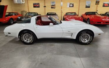 Chevrolet-Corvette-1979-White-Red-41