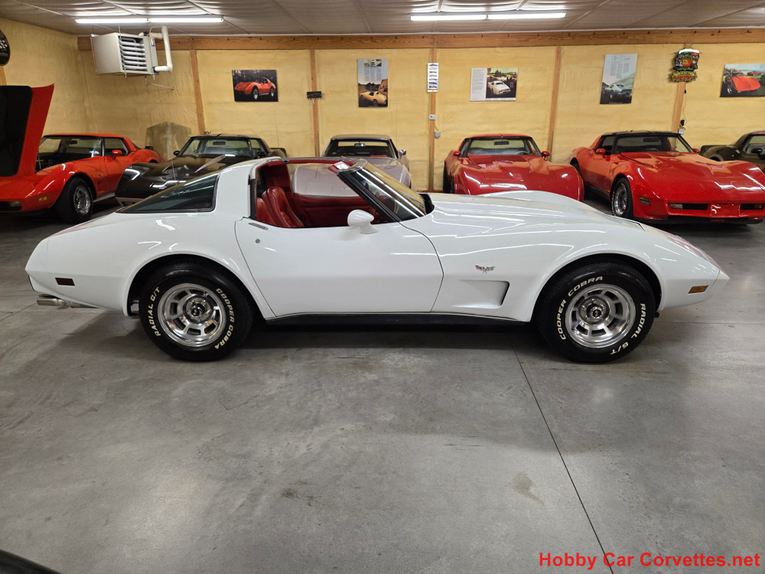 Chevrolet-Corvette-1979-White-Red-41