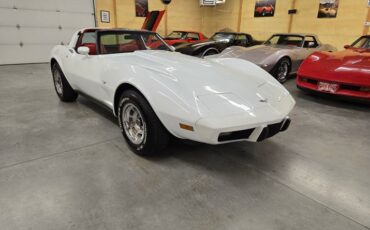Chevrolet-Corvette-1979-White-Red-43