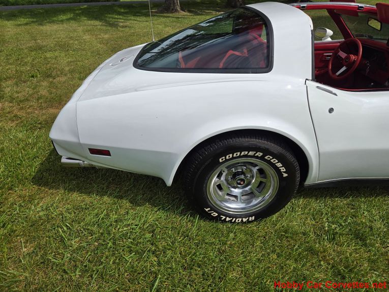 Chevrolet-Corvette-1979-White-Red-47