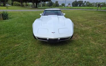 Chevrolet-Corvette-1979-White-Red-5