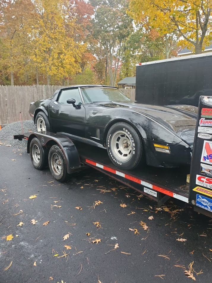 Chevrolet-Corvette-1980-12