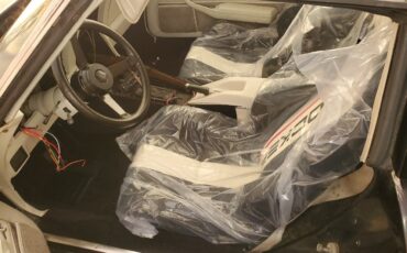 Chevrolet-Corvette-1980-21