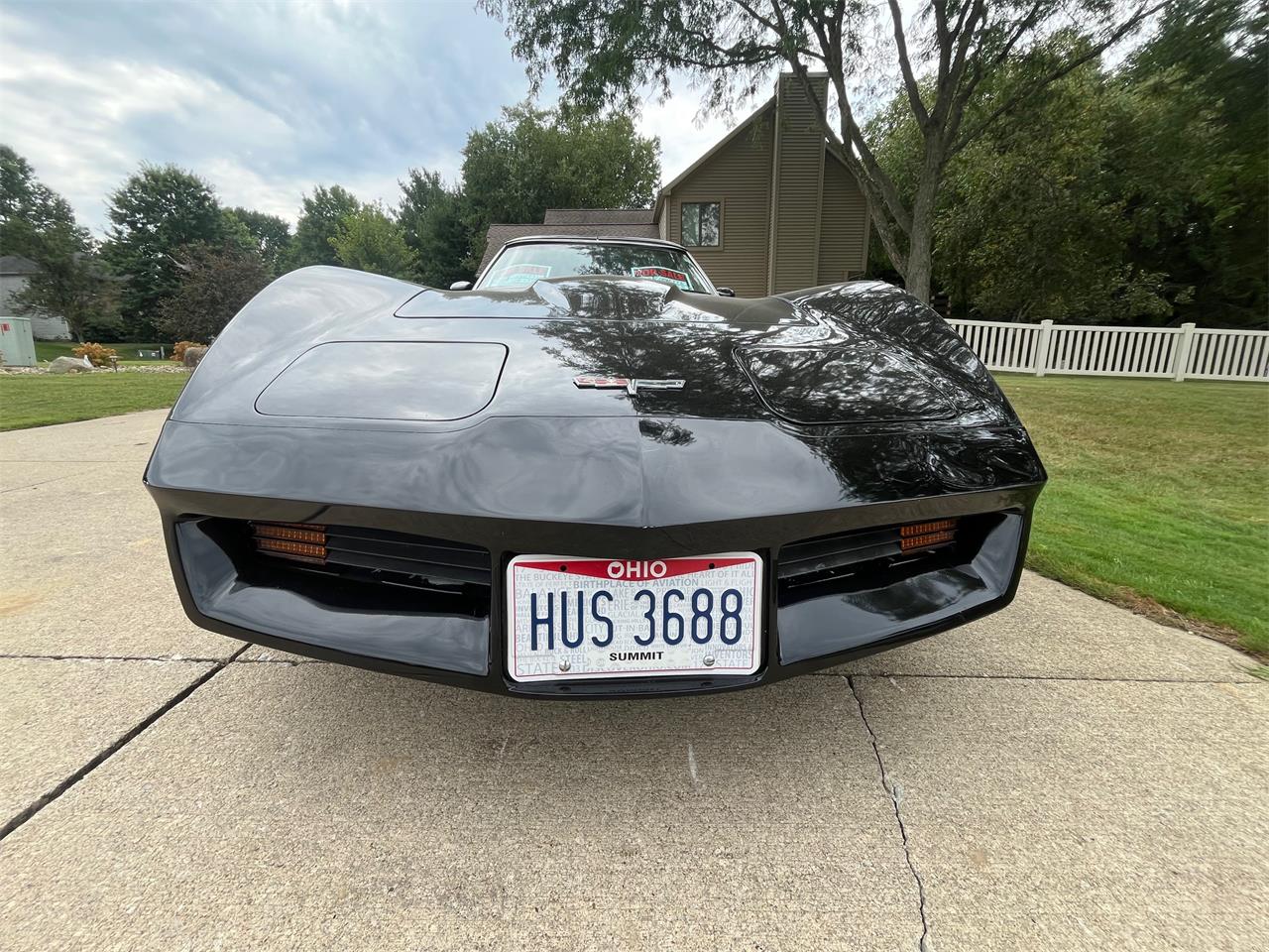 Chevrolet-Corvette-1980-Black-Black-white-1