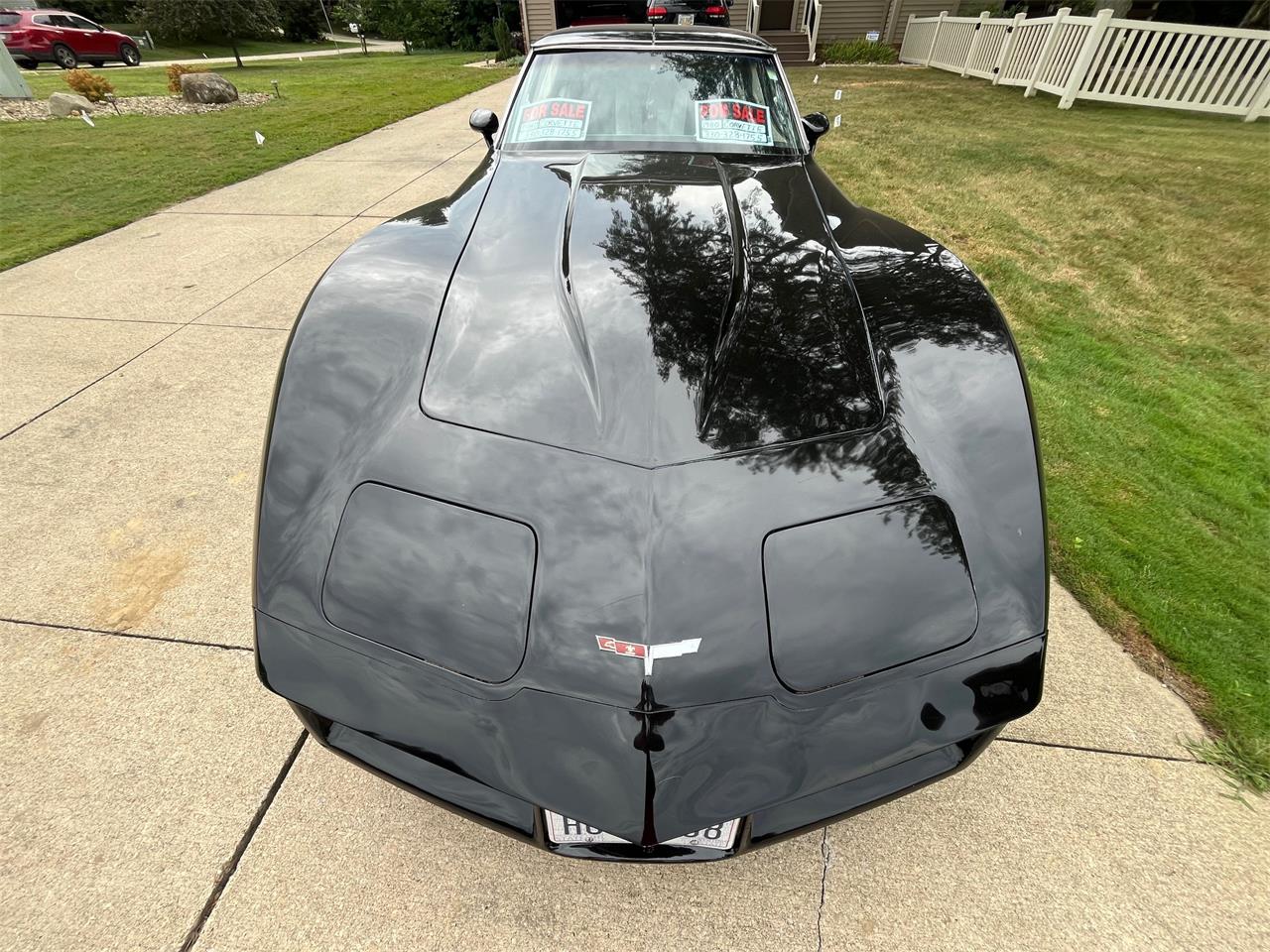 Chevrolet-Corvette-1980-Black-Black-white-2