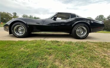 Chevrolet-Corvette-1980-Black-Black-white