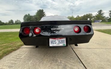 Chevrolet-Corvette-1980-Black-Black-white-5
