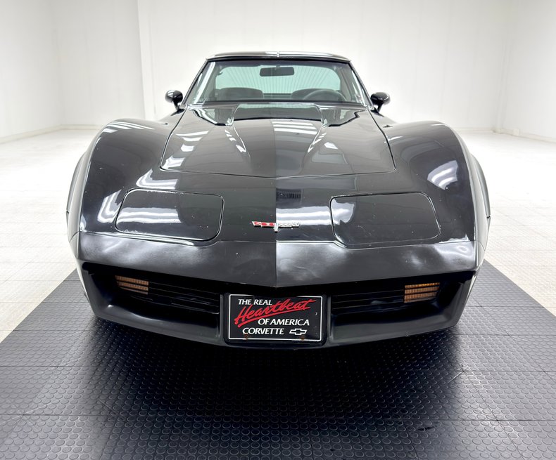 Chevrolet-Corvette-1980-Black-Gray-10