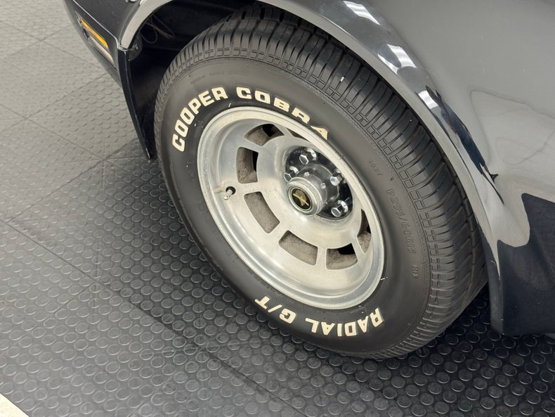 Chevrolet-Corvette-1980-Black-Gray-11