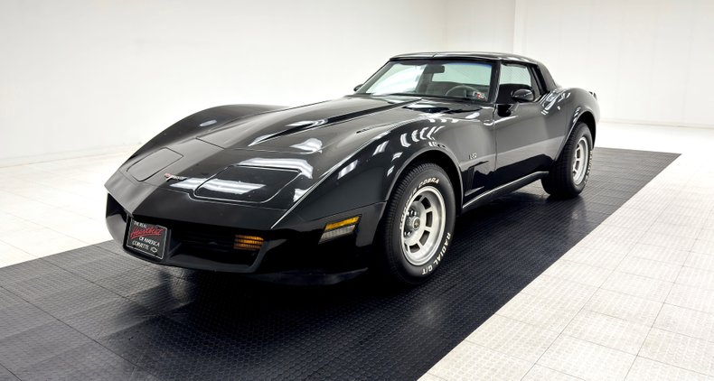 Chevrolet-Corvette-1980-Black-Gray-12
