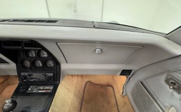Chevrolet-Corvette-1980-Black-Gray-39