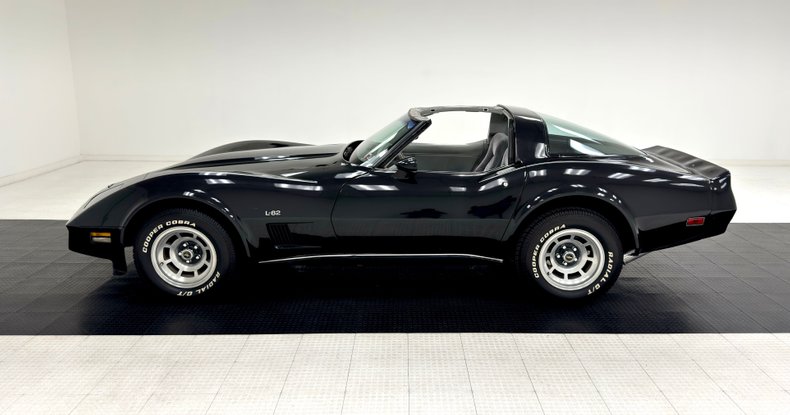 Chevrolet-Corvette-1980-Black-Gray-4