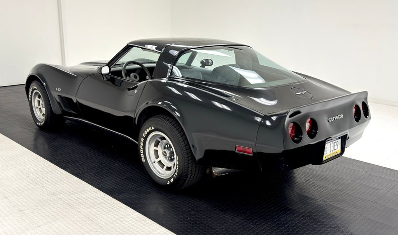 Chevrolet-Corvette-1980-Black-Gray-5