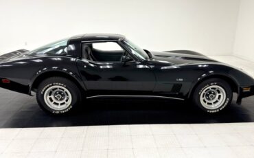 Chevrolet-Corvette-1980-Black-Gray-8