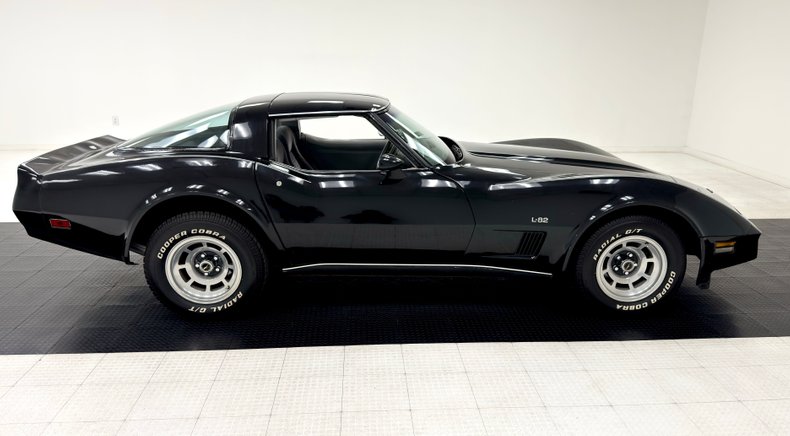 Chevrolet-Corvette-1980-Black-Gray-8