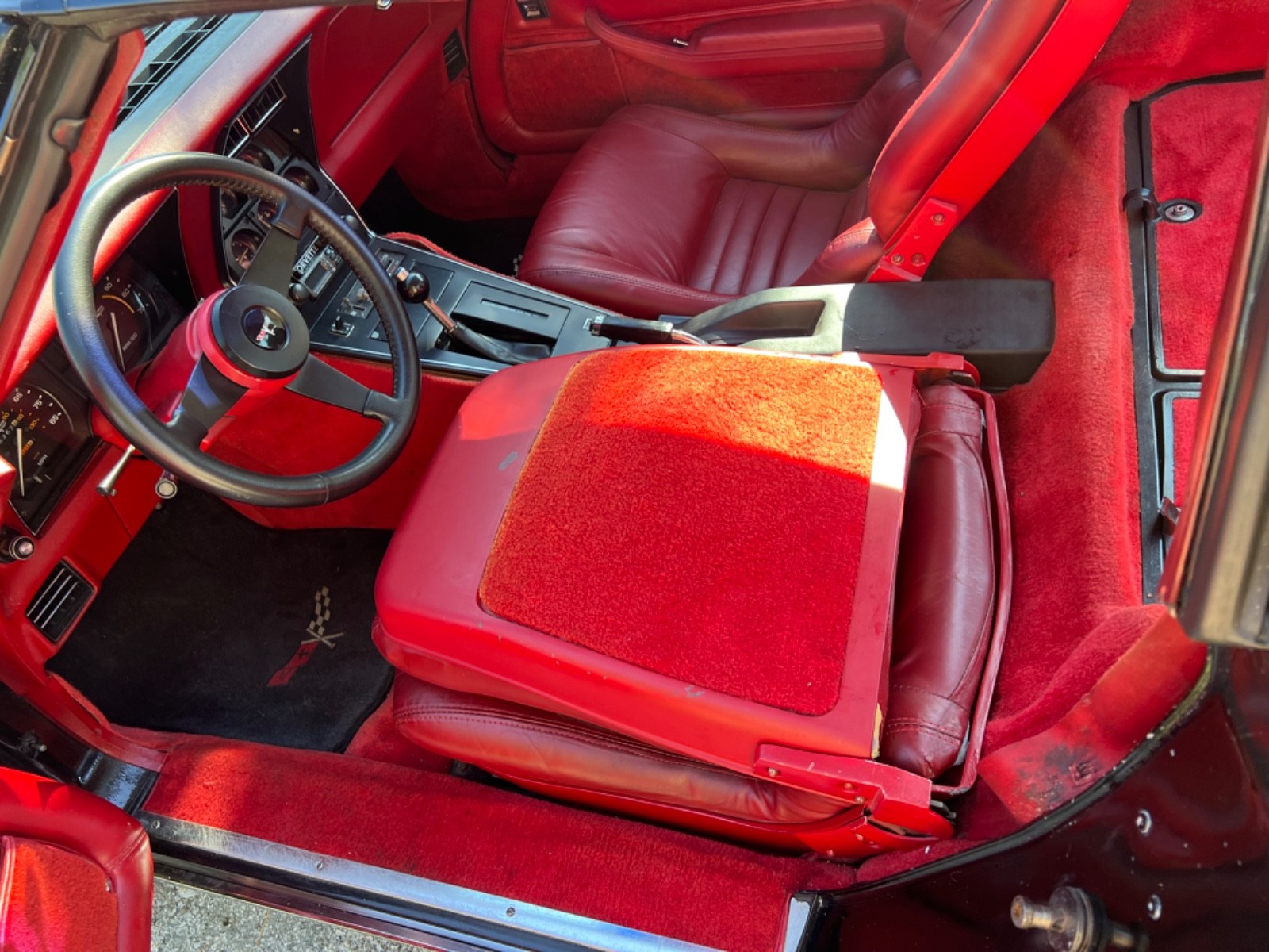 Chevrolet-Corvette-1980-Coupe-22