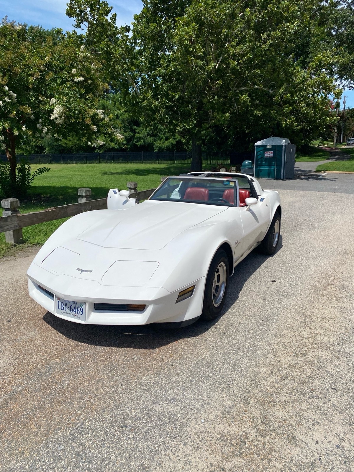 Chevrolet-Corvette-1980-Coupe-4
