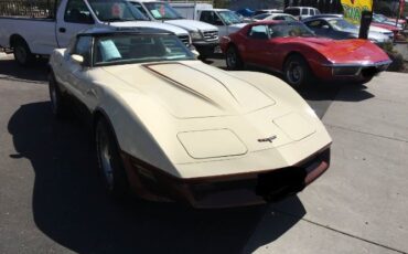 Chevrolet-Corvette-1981-1