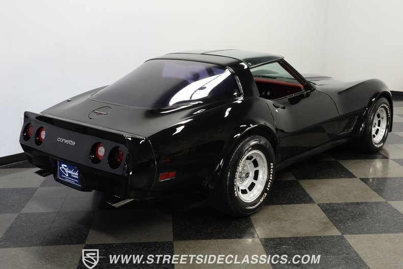 Chevrolet-Corvette-1981-Black-Black-ampamp-Red-10
